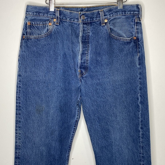 Vintage Levi’s 501 Jeans: Size 36x30 - Picture 3 of 8